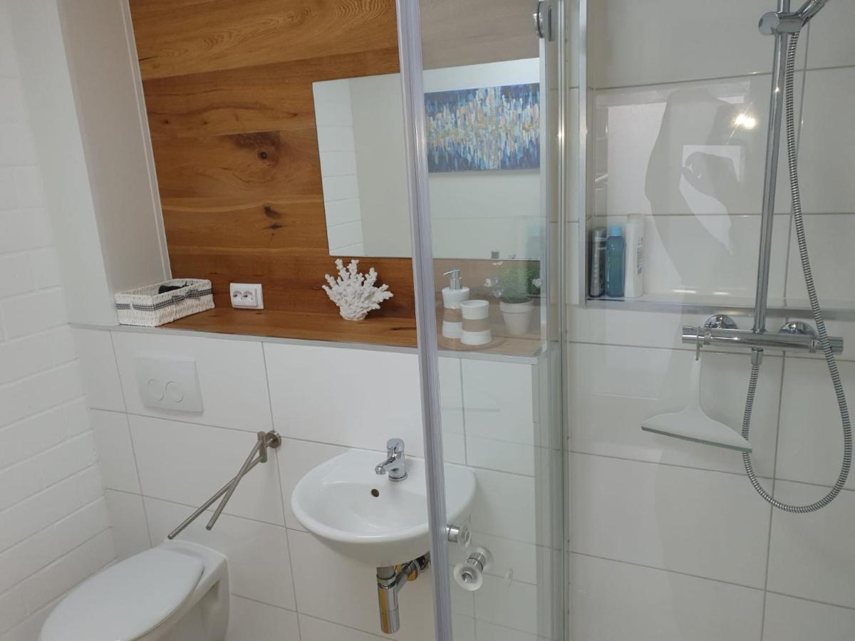 Privat Apartaments , Eigene Eigang, Eigene Badezimmer, Und Eigene Kueche Штрален Экстерьер фото